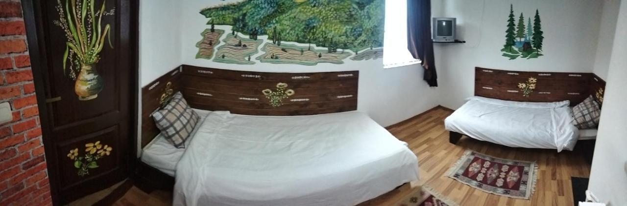 Casa Piscul Lupului Villa Pucioasa Eksteriør billede