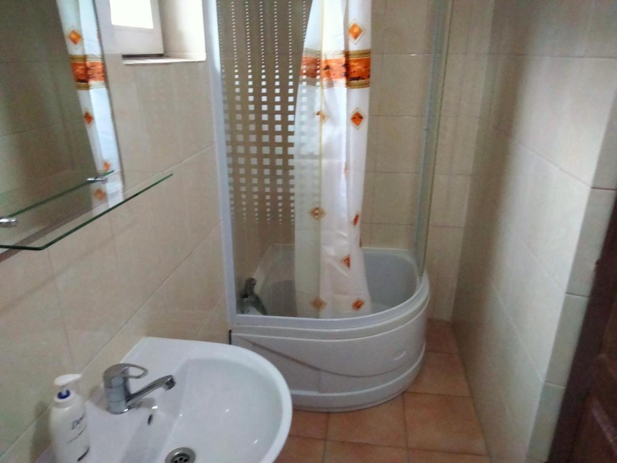 Casa Piscul Lupului Villa Pucioasa Eksteriør billede