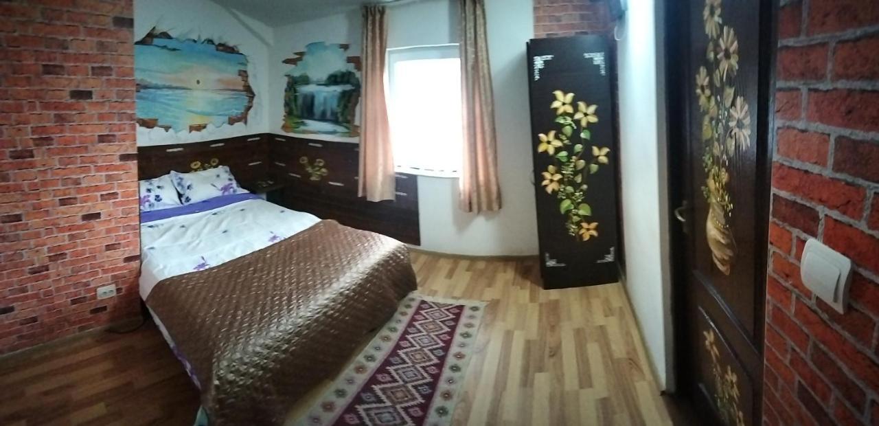 Casa Piscul Lupului Villa Pucioasa Eksteriør billede