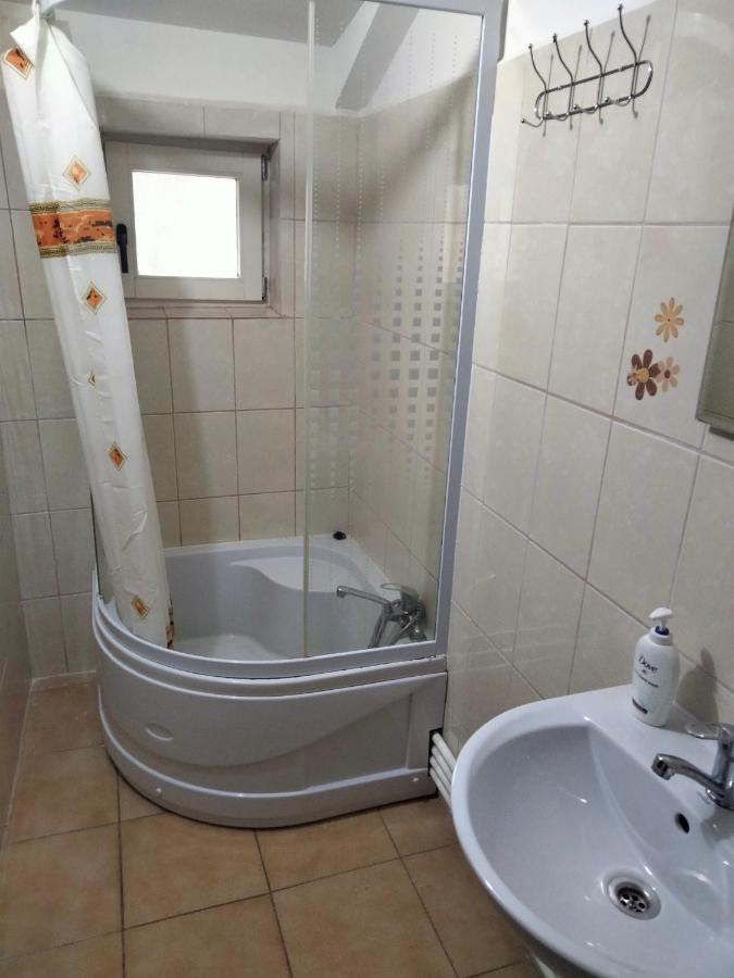 Casa Piscul Lupului Villa Pucioasa Eksteriør billede